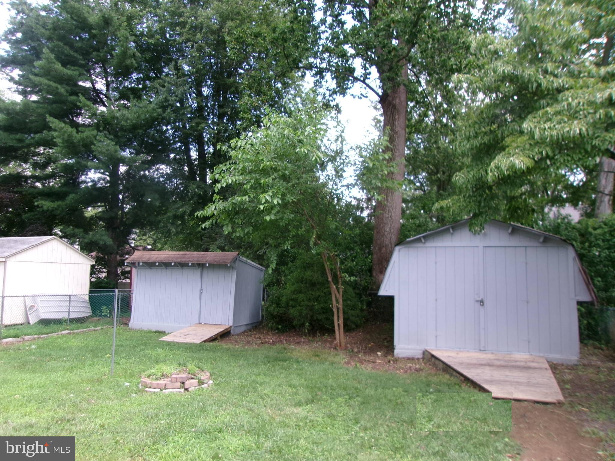 425 Grape Street Warminster, PA 18974 - Photo 26 of 26 Rear yard