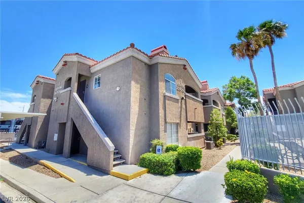 $1,358 | 5525 West Flamingo Road, Unit 2040, Las Vegas, NV 89103