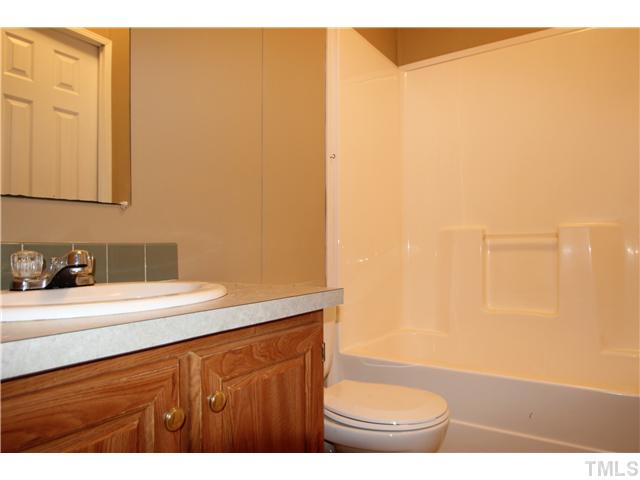 128 Northside View Roxboro, NC 27574 - Photo 12 of 15 Full bathroom with shower/tub