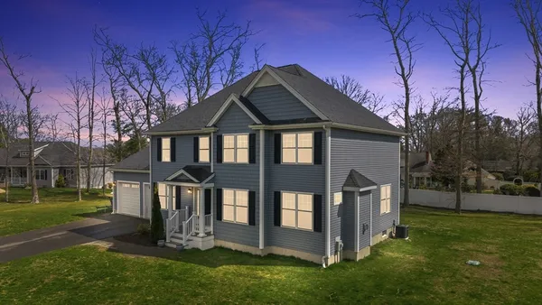 $850,000 | 5 Sabrinas Way, Dartmouth, MA 02747