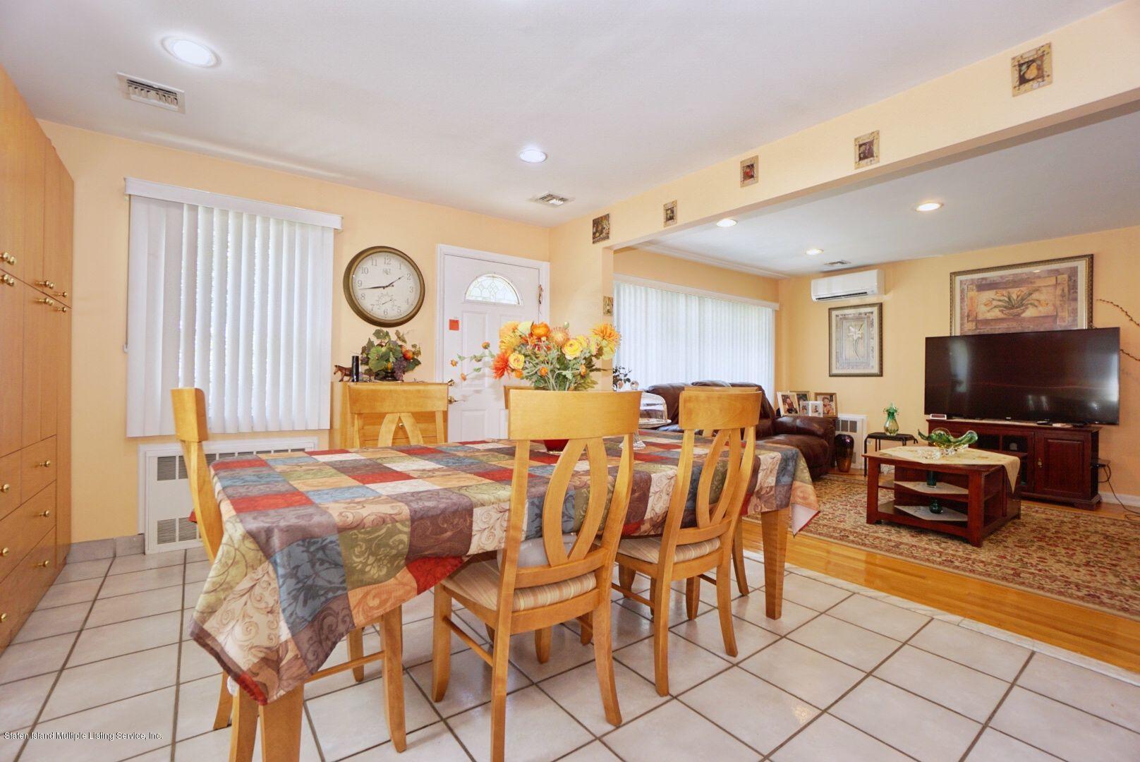 455 Decatur Avenue Staten Island, NY 10314 - Photo 4 of 29 455dec33