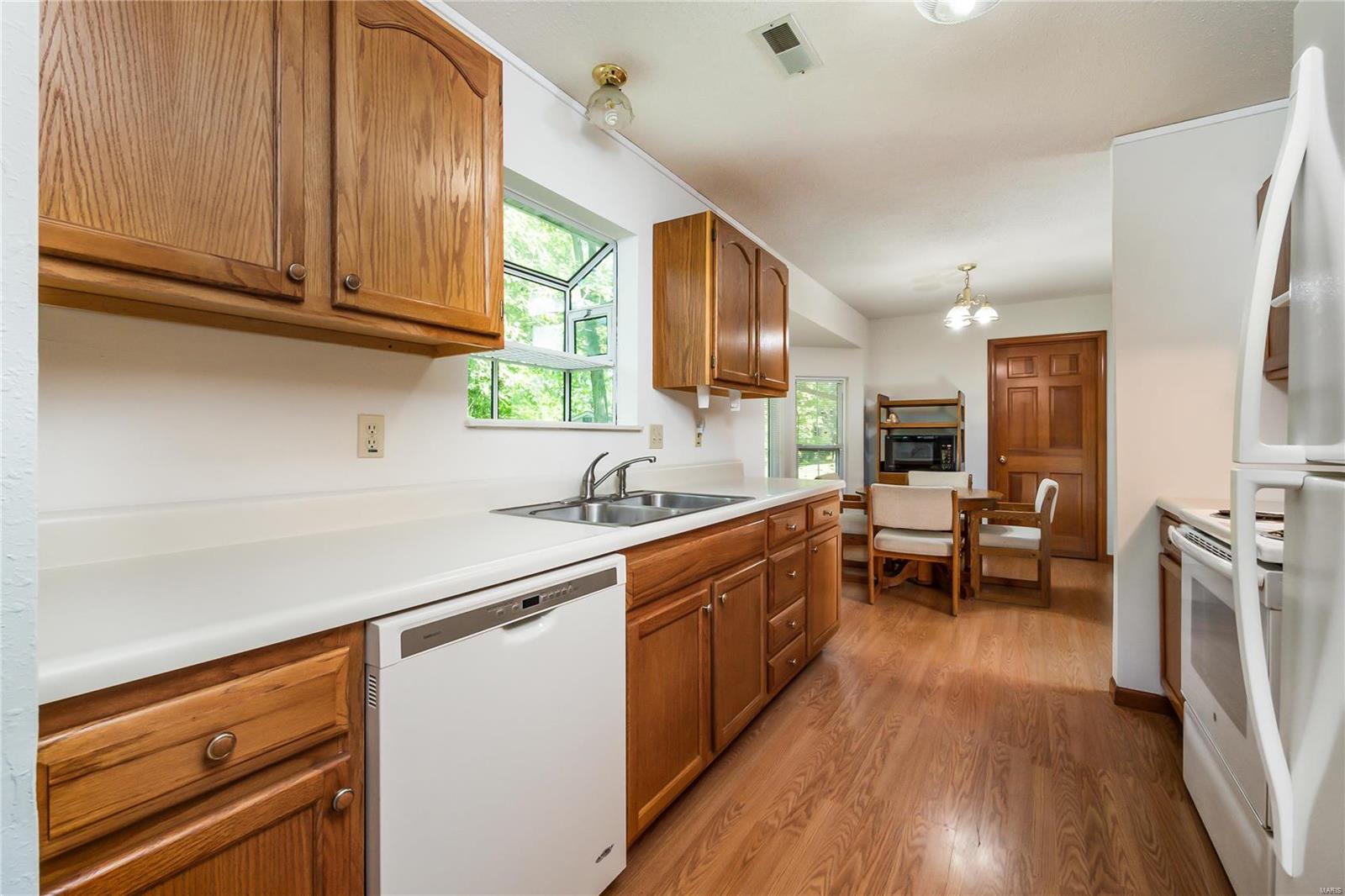 9 Bernhardt Road Lebanon, IL 62254 - Photo 3 of 29 Gallery Image 3