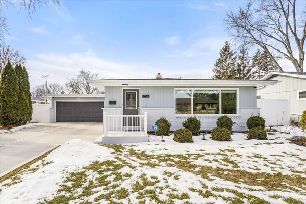 $427,000 | 764 Scott Drive, Elgin, IL 60123