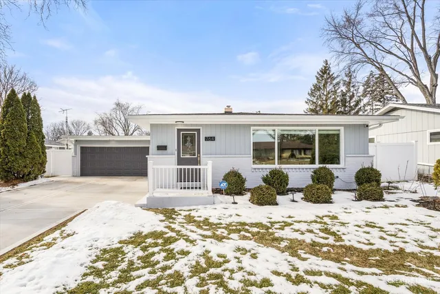 $415,000 | 764 Scott Drive, Elgin, IL 60123