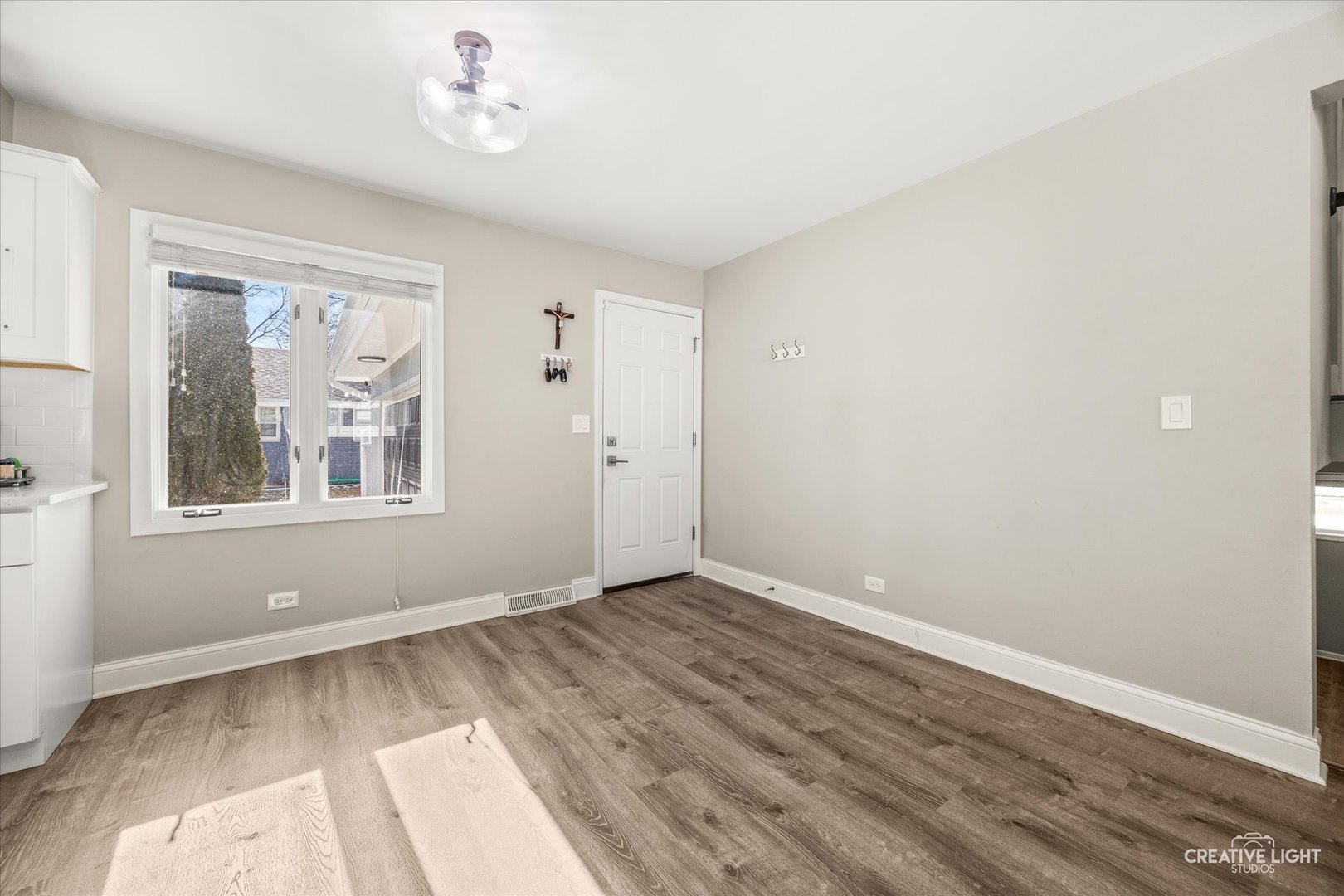 764 Scott Drive Elgin, IL 60123 - Photo 5 of 27