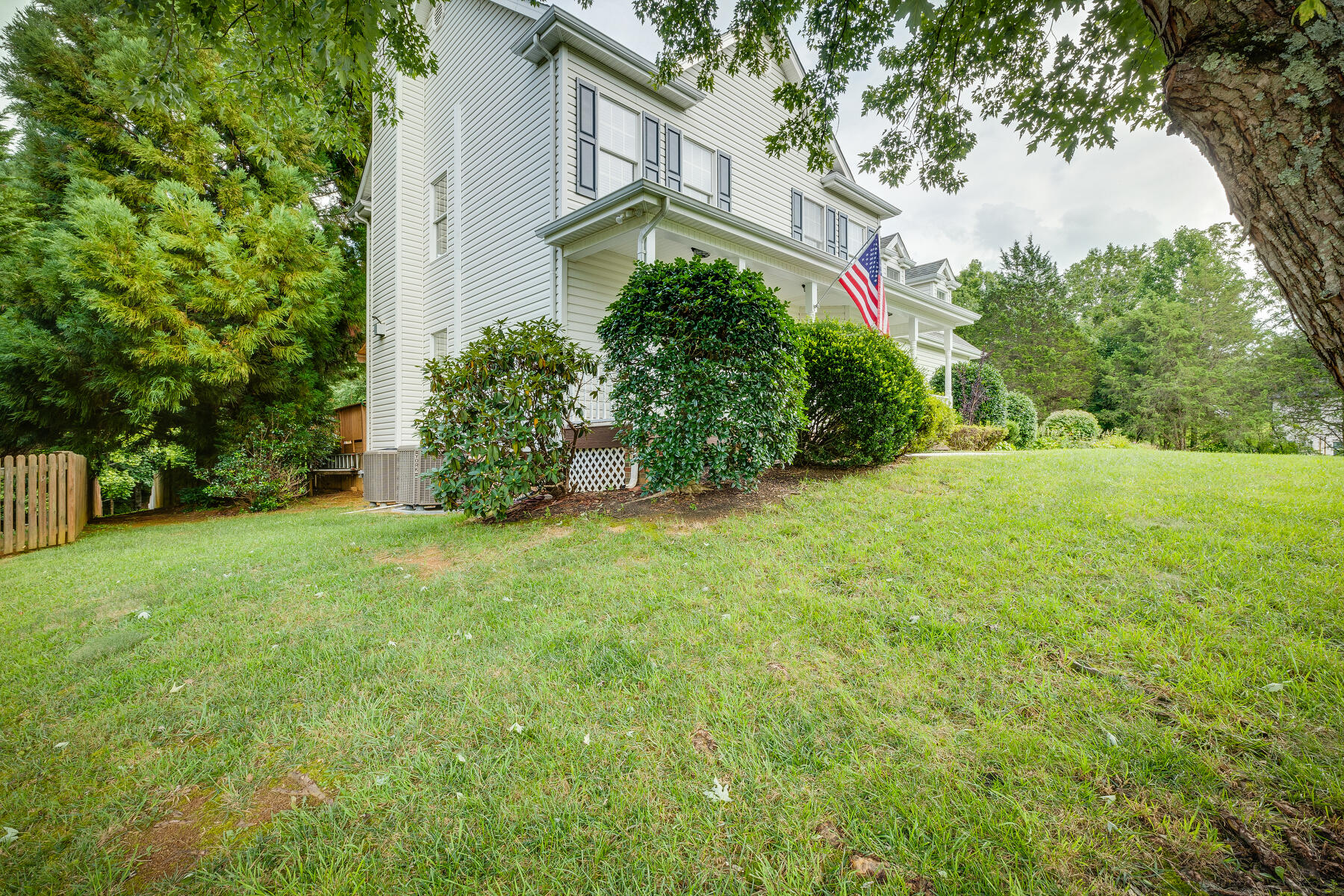 1216 Walnut Grove Road Jonesborough, TN 37659 - Photo 3 of 51 003
