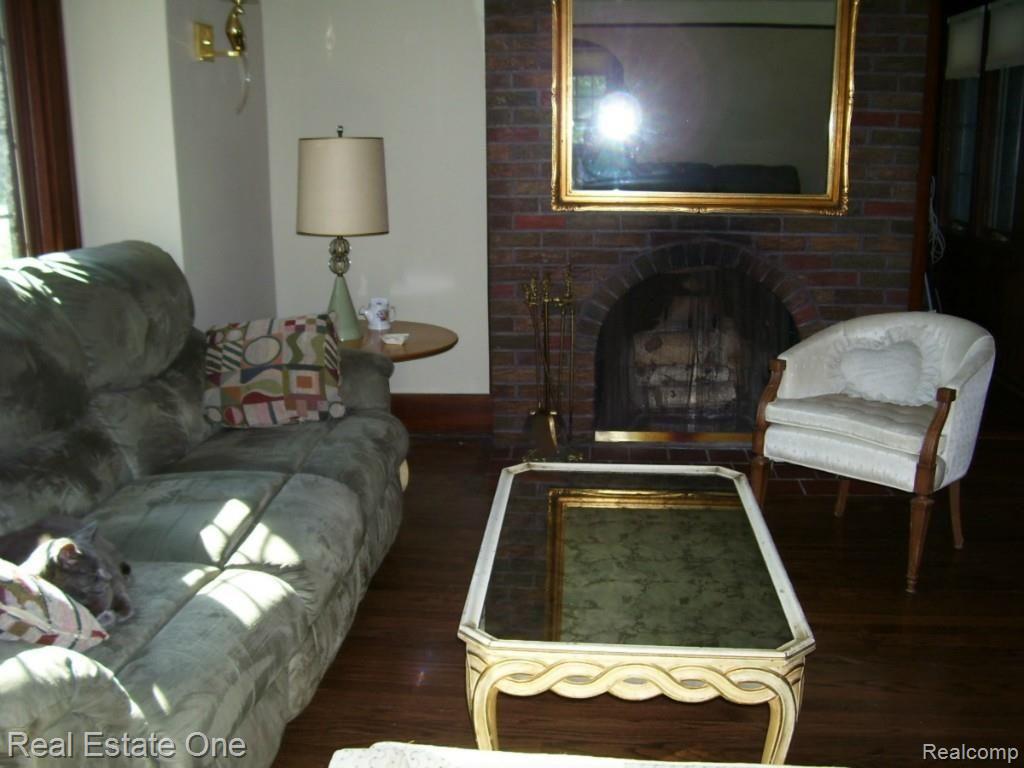 1533 Crooks Road Royal Oak, MI 48067 - Photo 11 of 30 100_1072.jpg