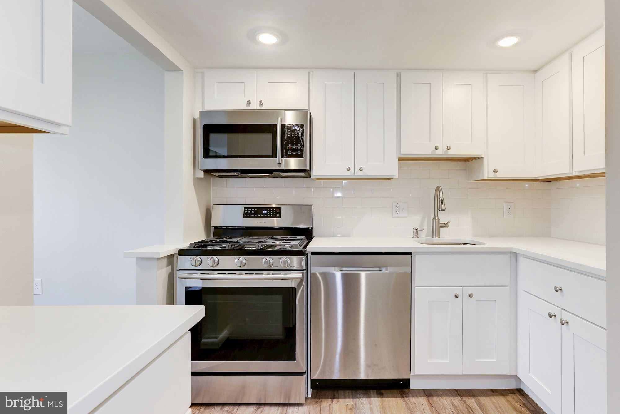 1524 Northgate Square, Unit 11B Reston, VA 20190 - Photo 7 of 22 Stainless Steel Appliances