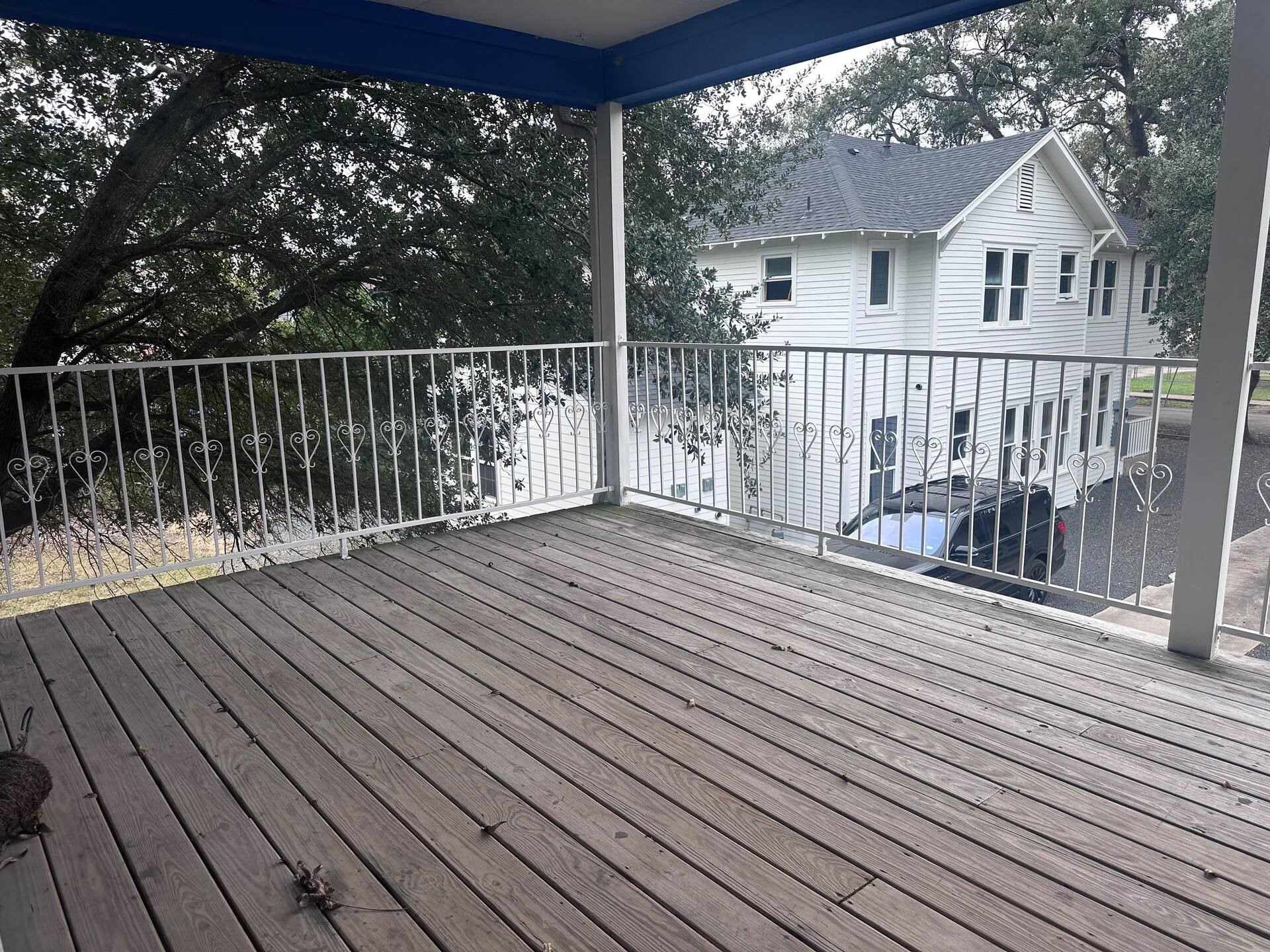 15 Stiles Street Houston, TX 77011 - Photo 33 of 33 a view of a wooden deck