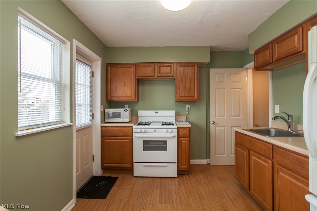 4468 Roadoan Road Brooklyn, OH 44144 - Photo 8 of 34
