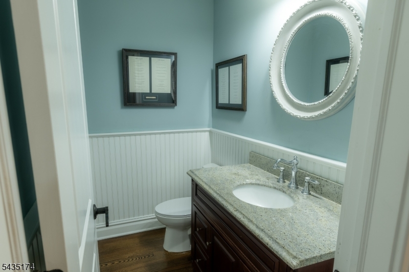 27 Burlington Road Berkeley Heights, NJ 07974 - Photo 10 of 35
