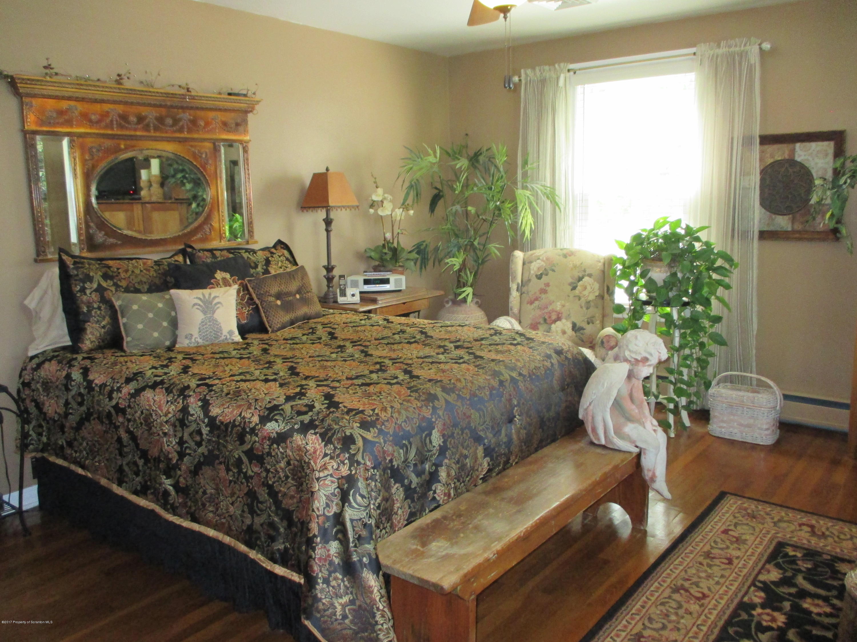774 South Abington Road Clarks Summit, PA 18411 - Photo 9 of 54 Gallery Image 9