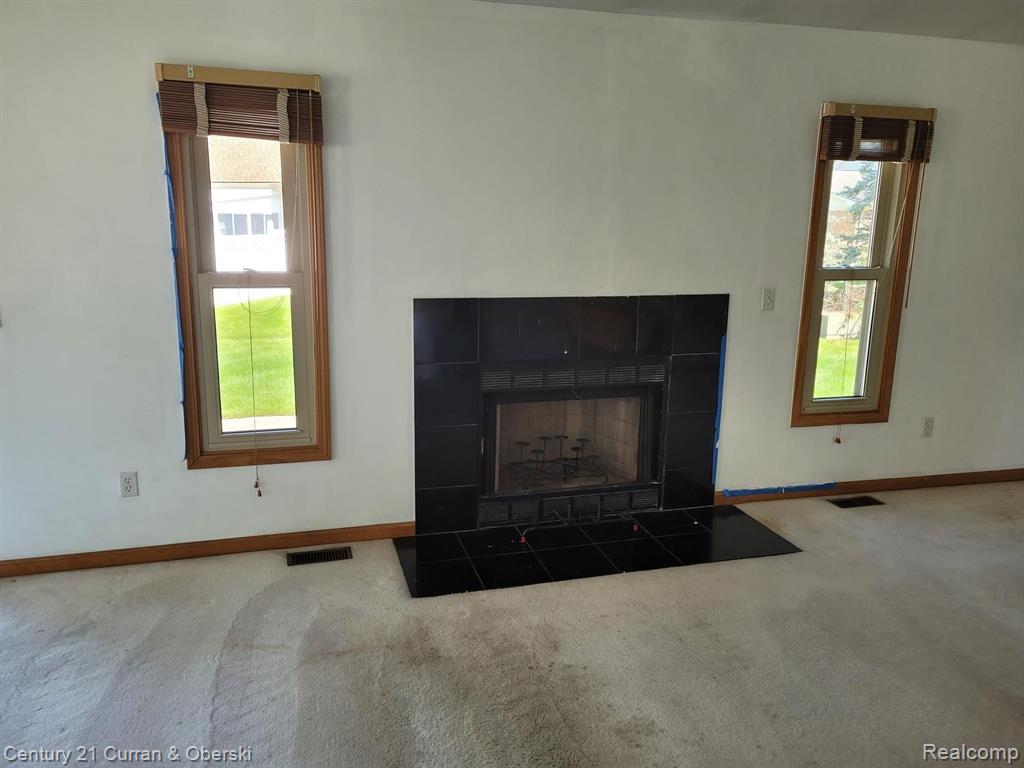 30744 South Gibraltar Road Rockwood, MI 48173 - Photo 10 of 22