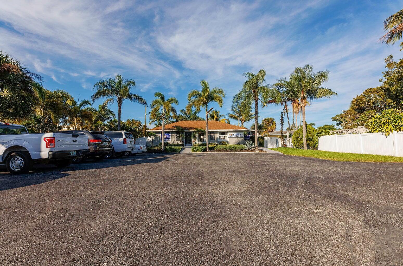 2935 Lake Worth Road Palm Springs, FL 33461 - Photo 5 of 22 parking lot