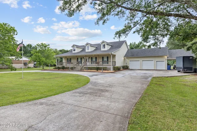 $2,900 | 16634 Highway 330, Abbeville, LA 70510