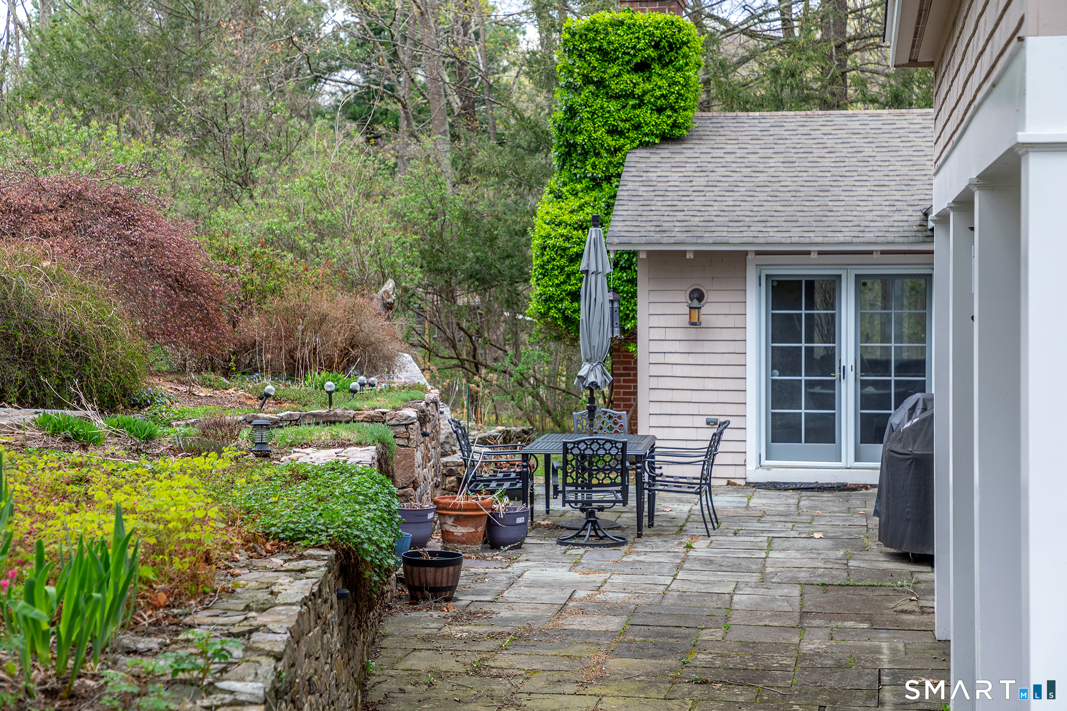 46 Spooner Hill Road Kent, CT 06757 - Photo 10 of 44 a front view of a house with garden