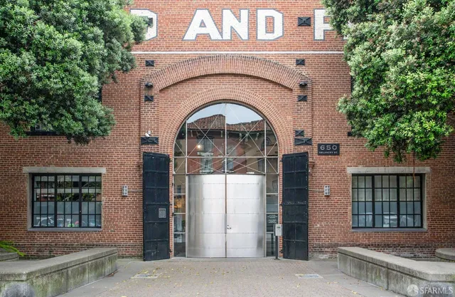 a view of building entrance