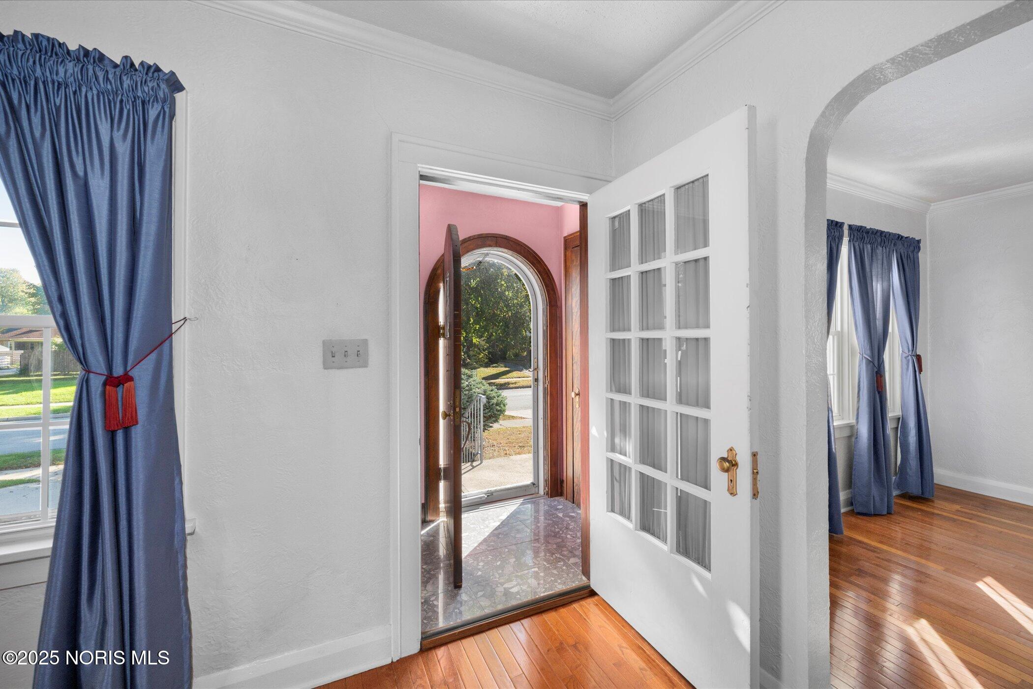 3215 Goddard Road Toledo, OH 43606 - Photo 6 of 32 06-DSC_1147