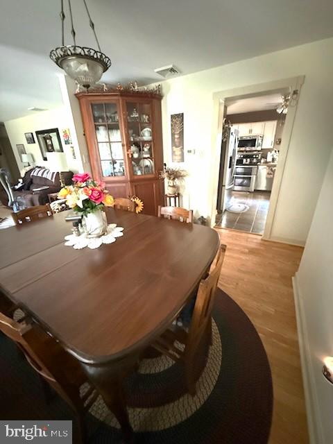 201 Robinson Road Salem, NJ 08079 - Photo 6 of 19 a view of a dining room with furniture