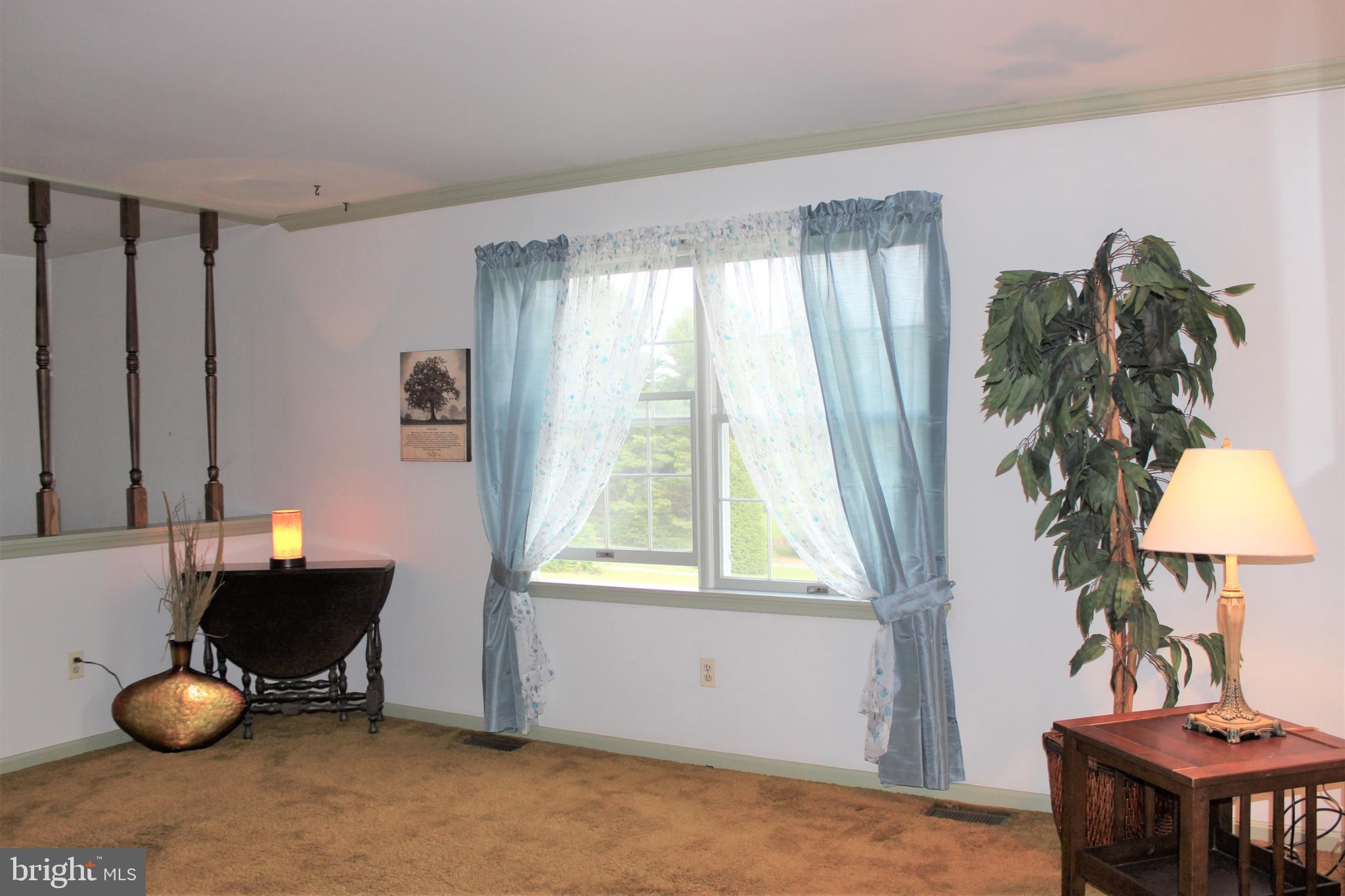 2712 Bachman Road Manchester, MD 21102 - Photo 3 of 45 Living room