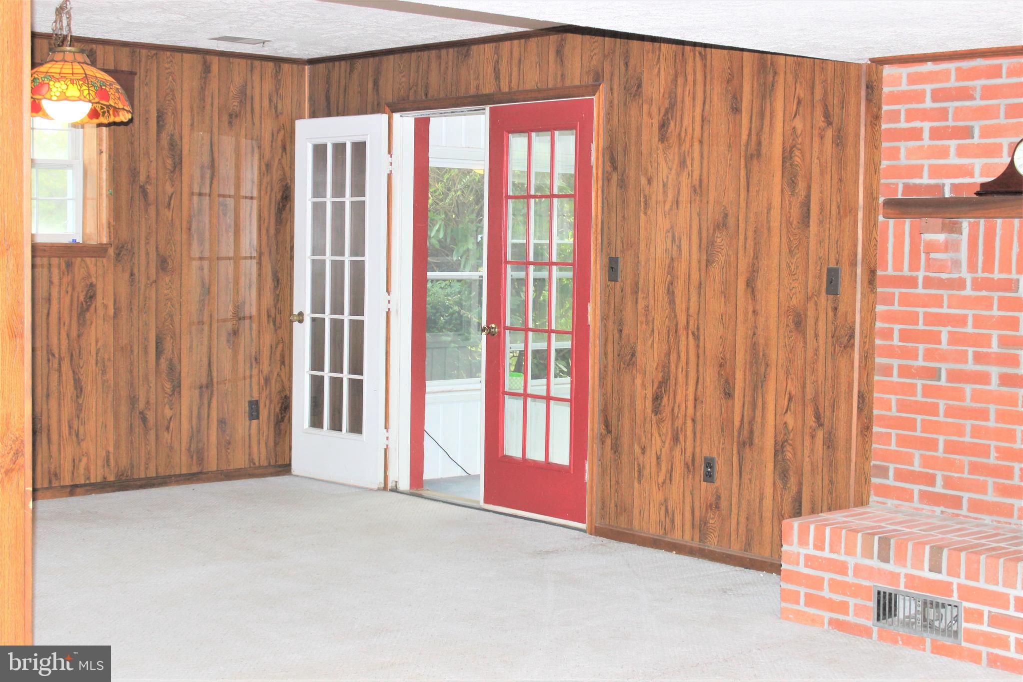 2712 Bachman Road Manchester, MD 21102 - Photo 21 of 45 Doors to sunroom
