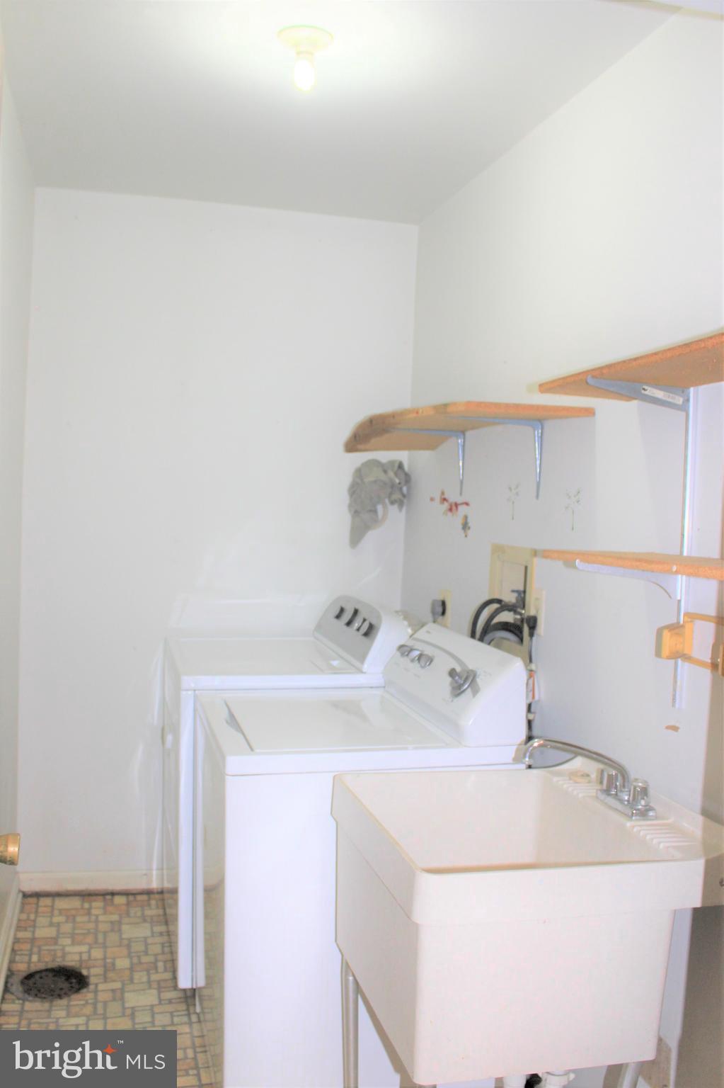 2712 Bachman Road Manchester, MD 21102 - Photo 29 of 45 Laundry room