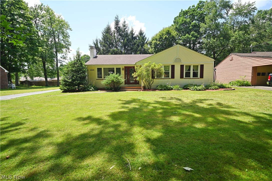 4048 Dover Road Youngstown, OH 44511 - Photo 2 of 18
