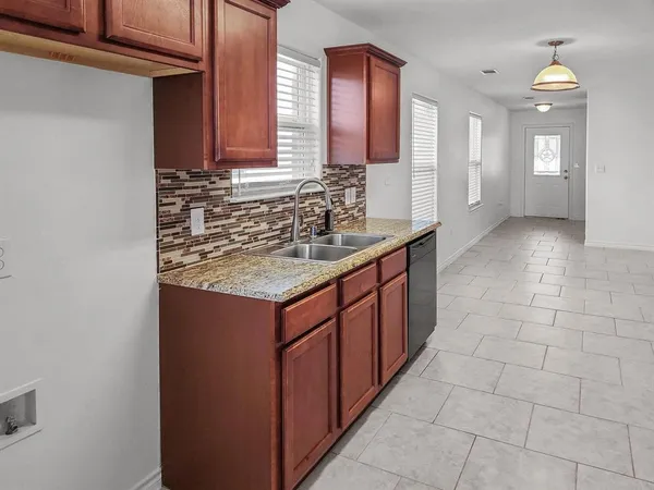 $499,900 | 821-823 East College Avenue, Princeton, TX 75407