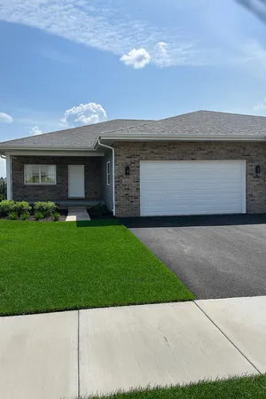 $369,999 | 2031 Isabella Lane, Unit 1, Minooka, IL 60447