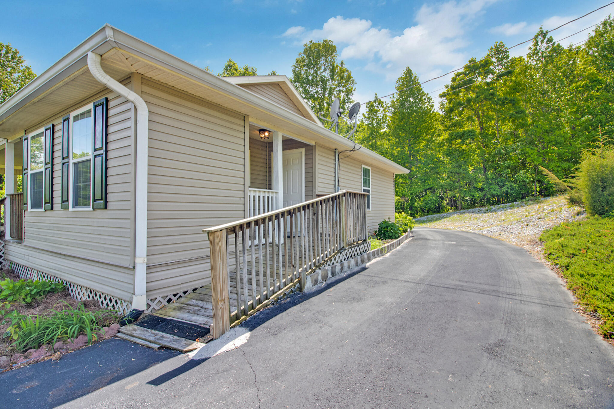 1997 Kings Hill Road Spring City, TN 37381 - Photo 30 of 36 img_8101-img_8105