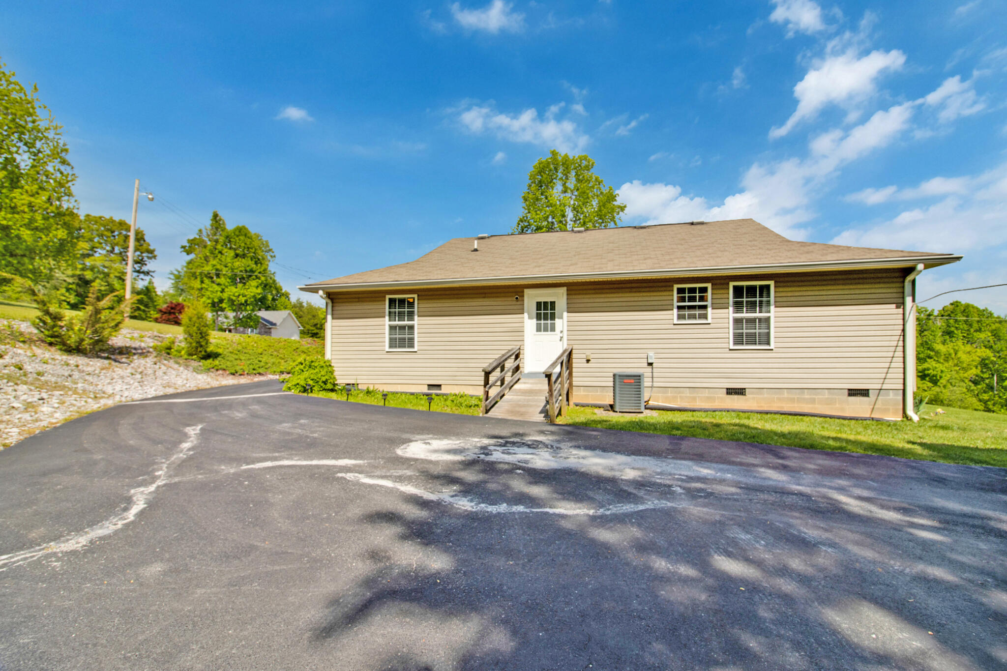 1997 Kings Hill Road Spring City, TN 37381 - Photo 32 of 36 img_8111-img_8115