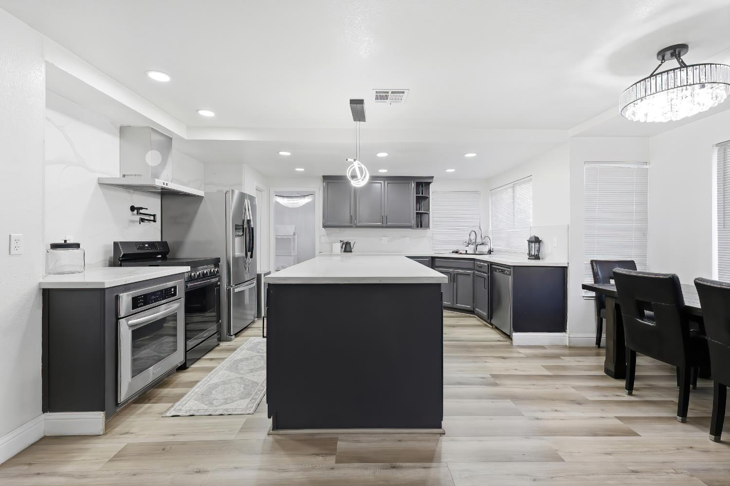514 Spring River Circle Stockton, CA 95210 - Photo 13 of 40