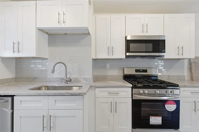 $2,800 | 1326 13th Avenue South, St. Petersburg, FL 33705