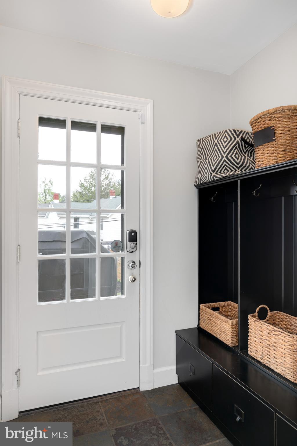 2402 Brambleton Road Baltimore, MD 21209 - Photo 15 of 39