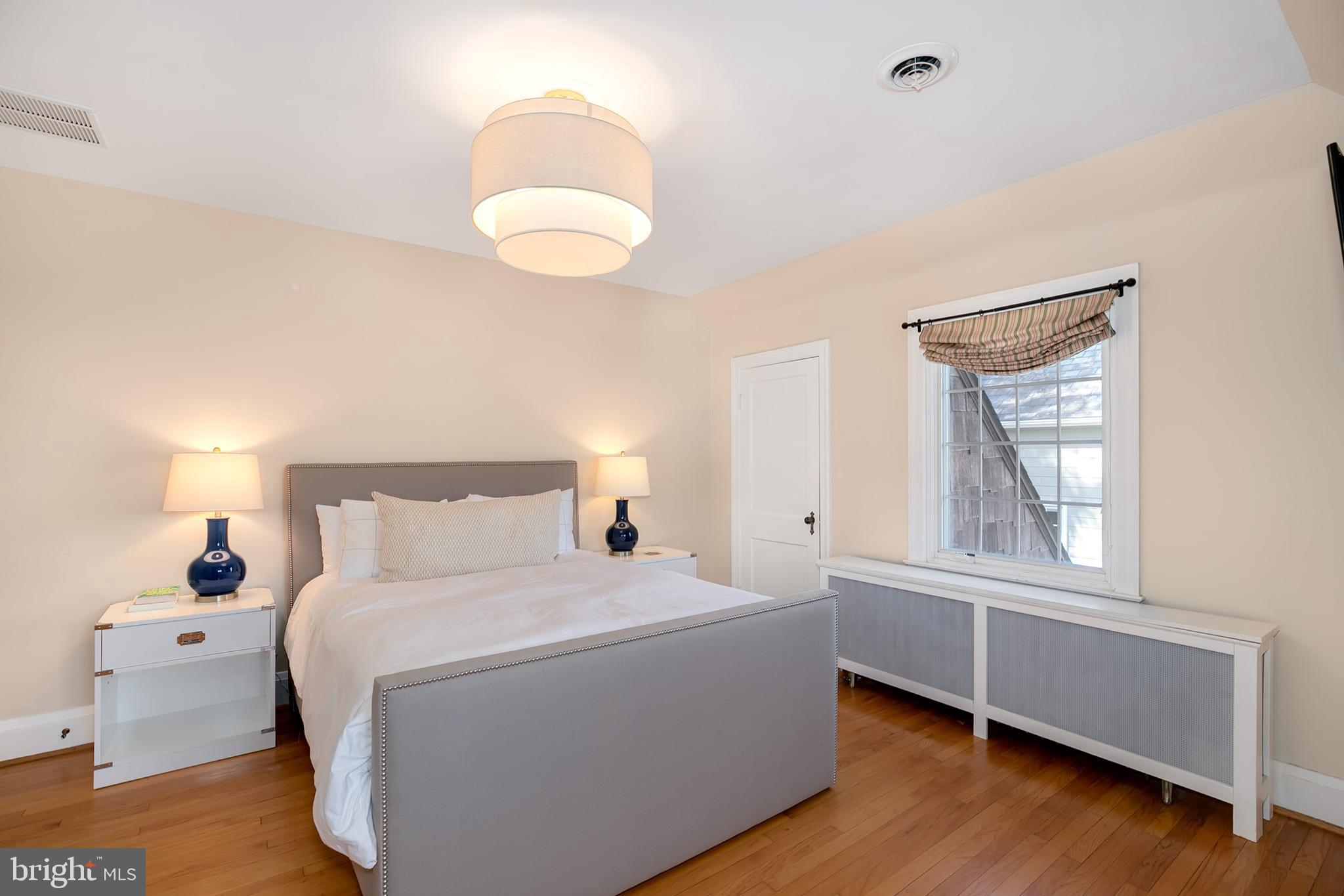 2402 Brambleton Road Baltimore, MD 21209 - Photo 18 of 39