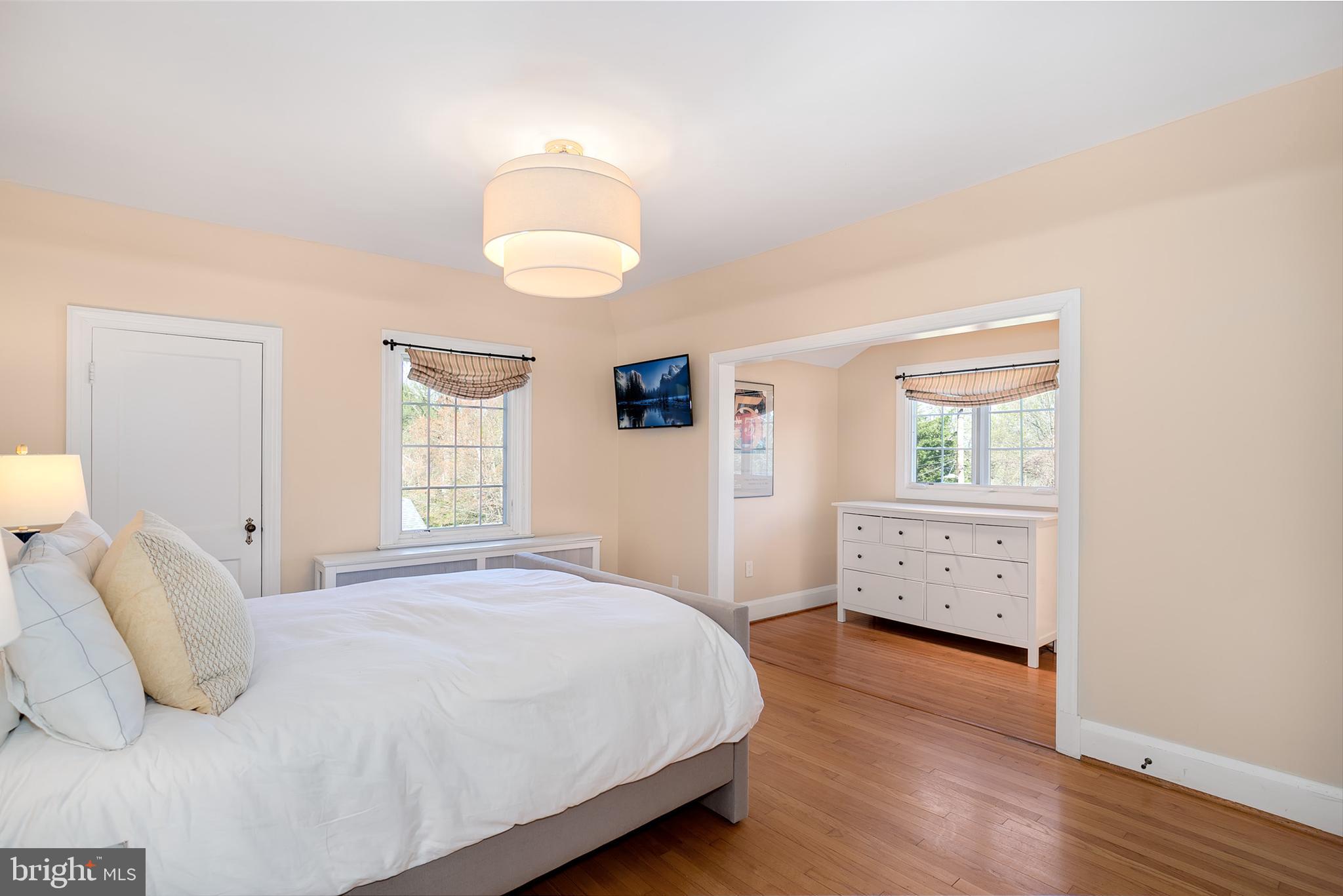 2402 Brambleton Road Baltimore, MD 21209 - Photo 19 of 39