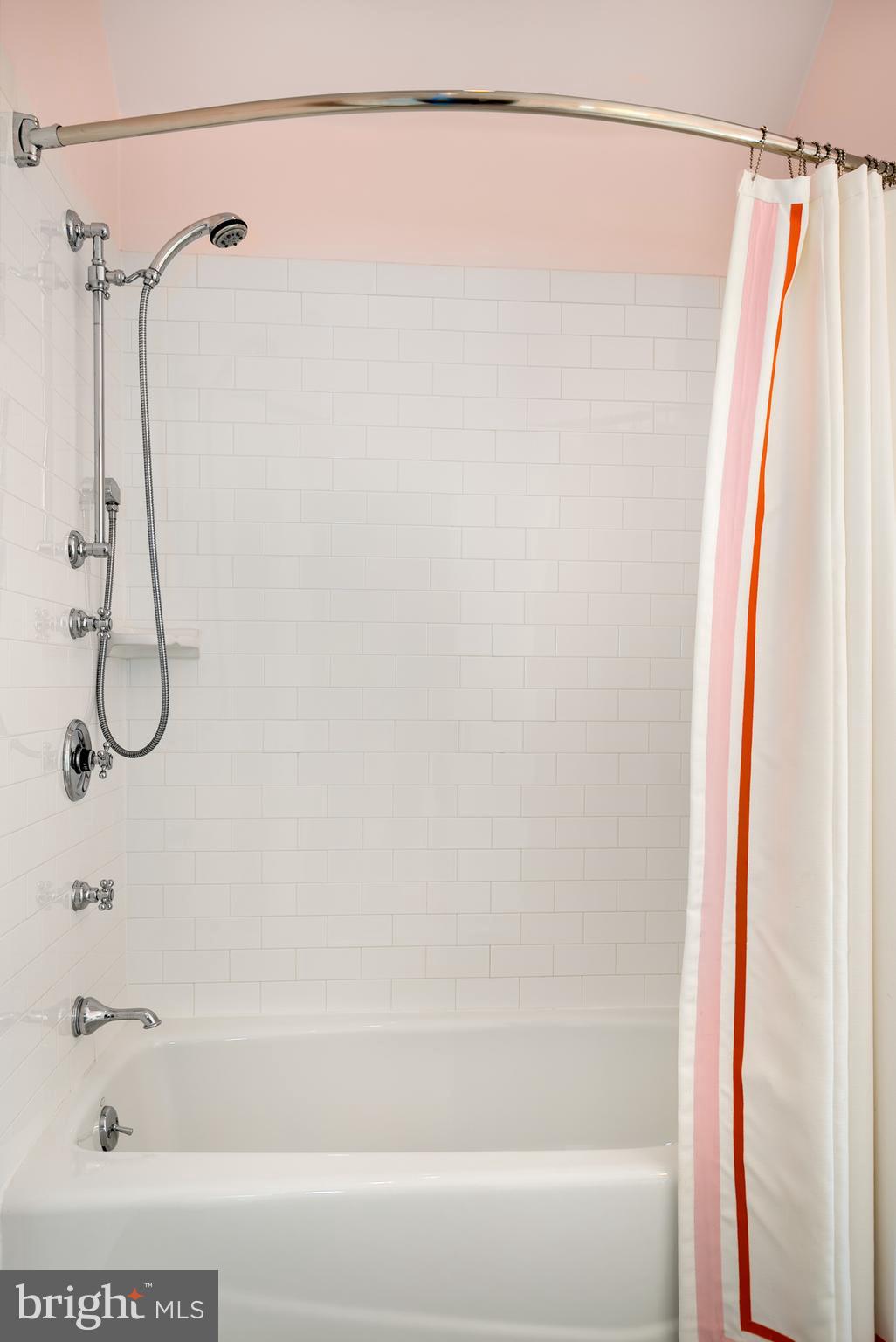 2402 Brambleton Road Baltimore, MD 21209 - Photo 29 of 39