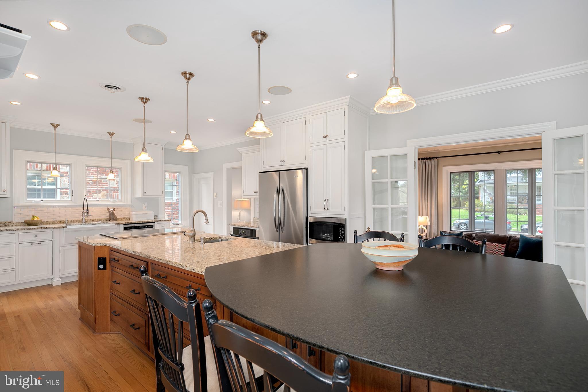 2402 Brambleton Road Baltimore, MD 21209 - Photo 7 of 39