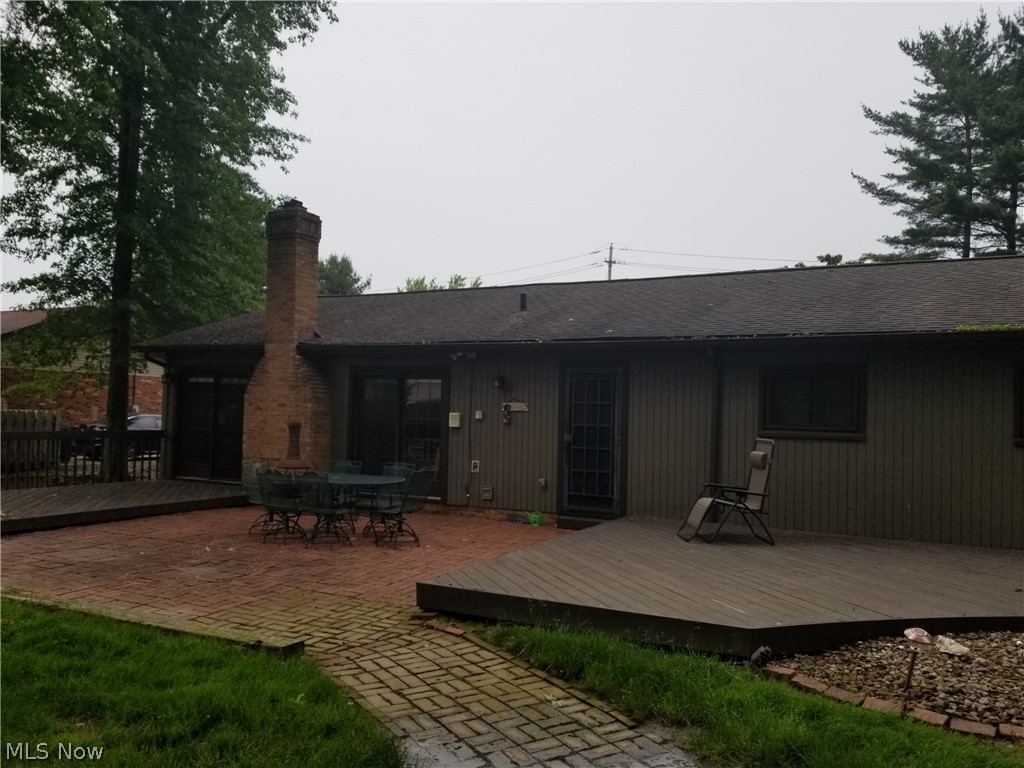 6762 Smith Road Middleburg Heights, OH 44130 - Photo 4 of 25
