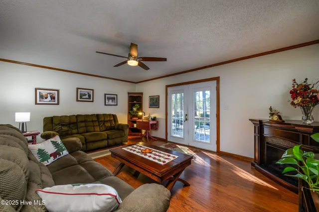 $750,000 | 335 Guinea Town Road, Trenton, NC 28585