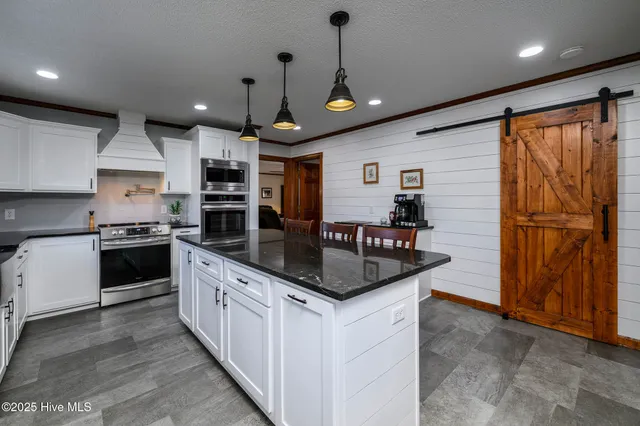 $750,000 | 335 Guinea Town Road, Trenton, NC 28585