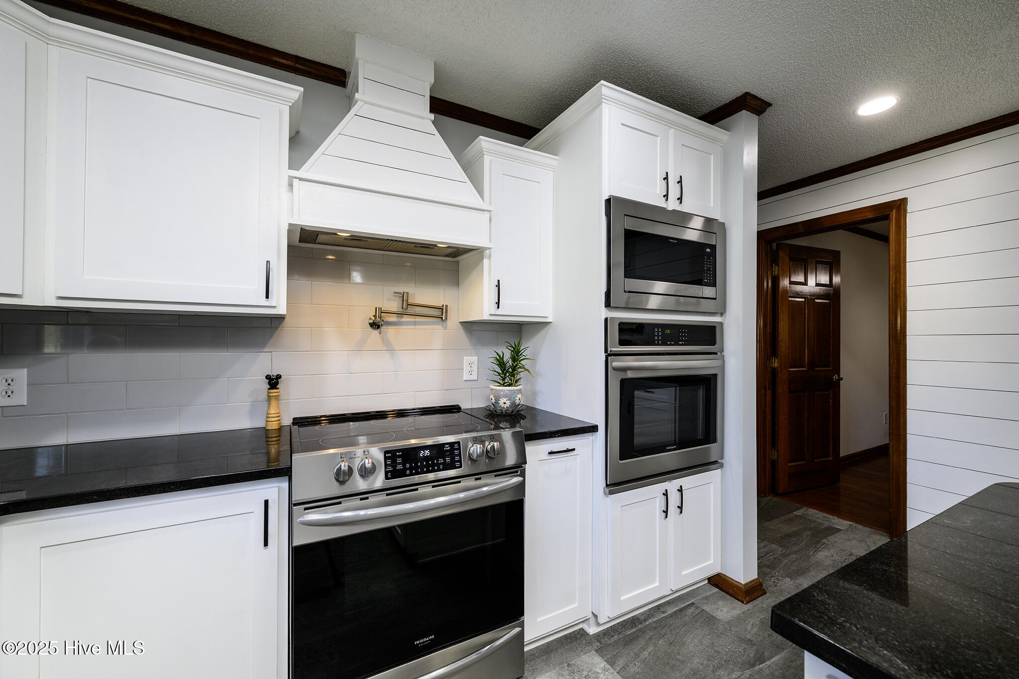 335 Guinea Town Road Trenton, NC 28585 - Photo 18 of 72 Kitchen