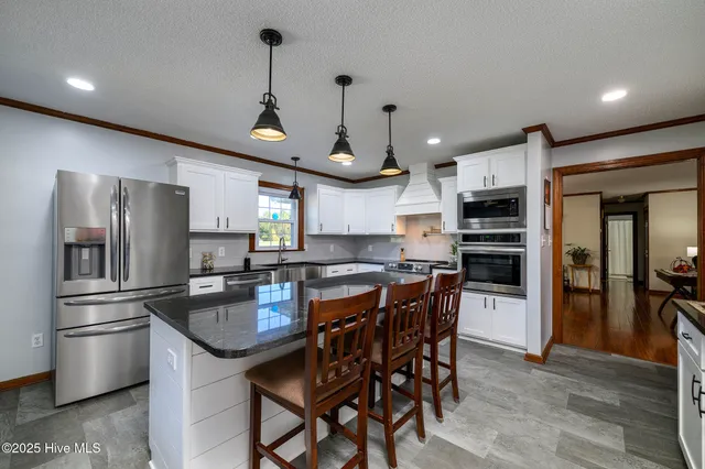 $750,000 | 335 Guinea Town Road, Trenton, NC 28585