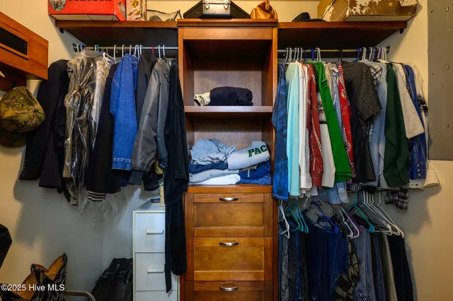 $750,000 | 335 Guinea Town Road, Trenton, NC 28585