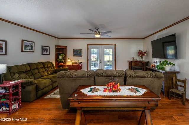 $750,000 | 335 Guinea Town Road, Trenton, NC 28585