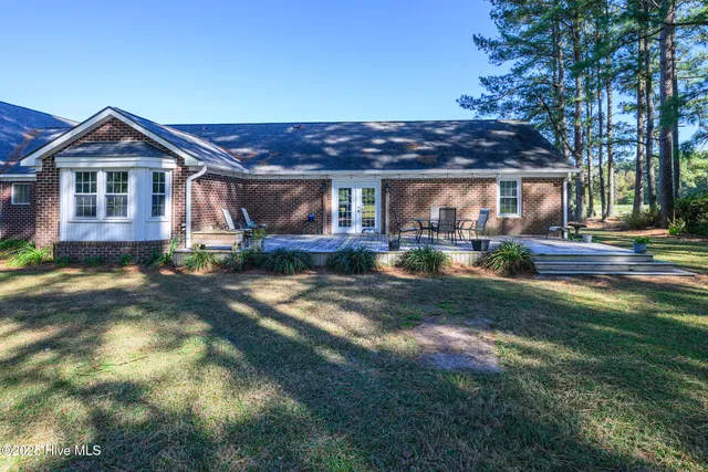 $750,000 | 335 Guinea Town Road, Trenton, NC 28585