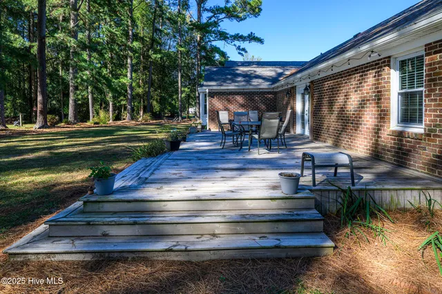 $750,000 | 335 Guinea Town Road, Trenton, NC 28585