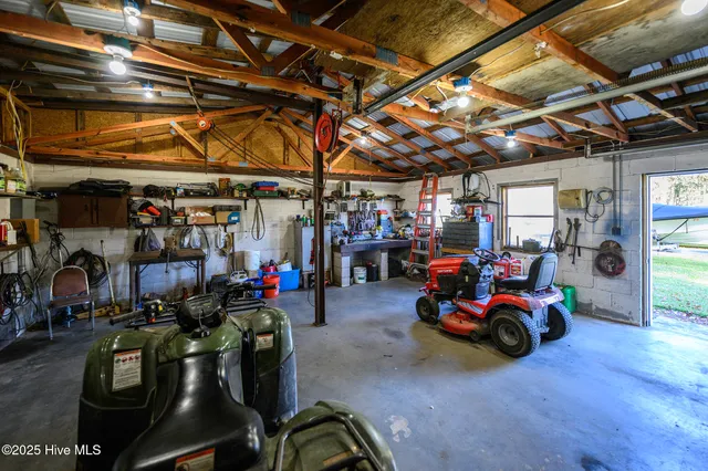 $750,000 | 335 Guinea Town Road, Trenton, NC 28585