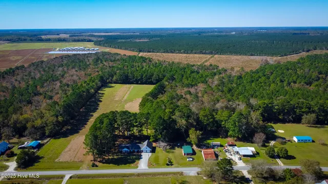 $750,000 | 335 Guinea Town Road, Trenton, NC 28585