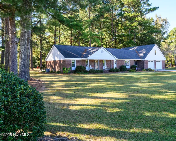 $750,000 | 335 Guinea Town Road, Trenton, NC 28585